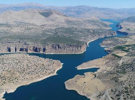 Türkiye, Suriye ve Irak’a hayat veriyor! Fırat Nehri’nin milyonlarca yıllık g…