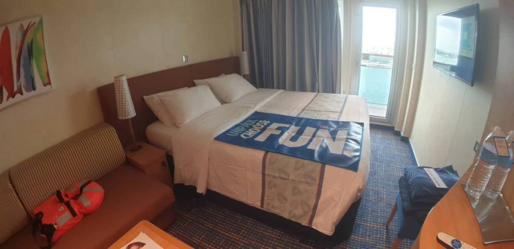 Karnaval cruise hattı misafirlerine, gemide rastgele kabin yükseltmelerinin olmadığını belirterek za
