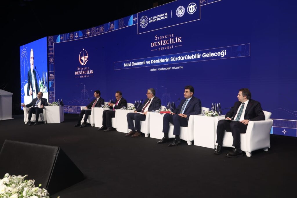 Türkiye Denizcilik Zirvesi'nde Mavi Ekonomi ve Bölgesel İş Birlikleri Masaya Yatırıldı