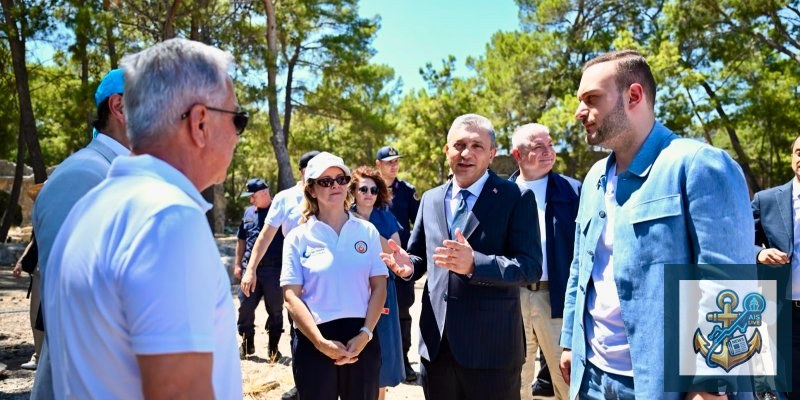 Antalya Phaselis Kıyılarında Deniz Temizliği: Q Terminal Destek Verdi